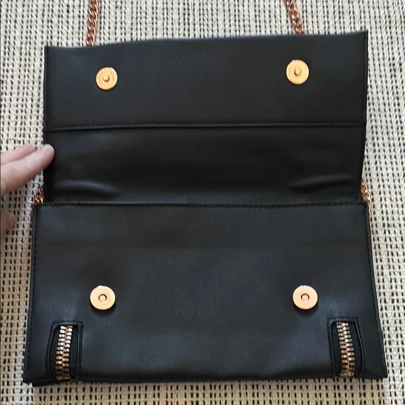 New Look Elegant Black Clutch with Gold Chain - Picture 3 of 7